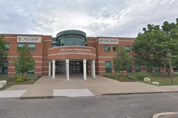 Trường Trung Học Holy Cross Catholic Academy – Woodbridge, Ontario, Canada